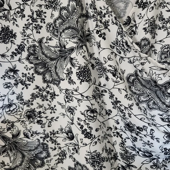 Wrap Blouse black & white floral - Picture 4 of 7